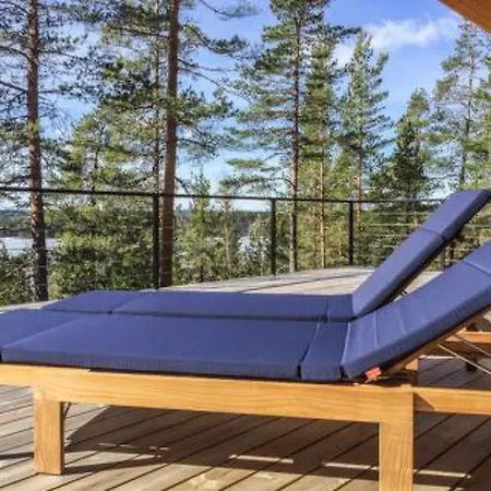 Holiday Peta¤ja¤kallio